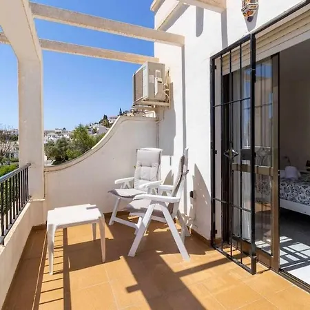Tropicana Townhouse, 2 Bedroom Next To The Pool * Nerja