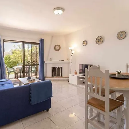 Tropicana Townhouse, 2 Bedroom Next To The Pool Apartment Nerja
