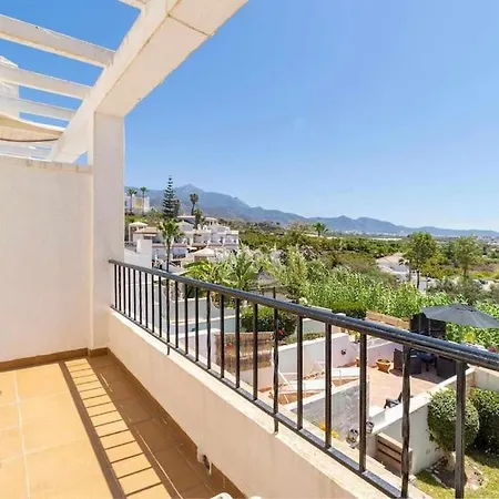 Tropicana Townhouse, 2 Bedroom Next To The Pool *