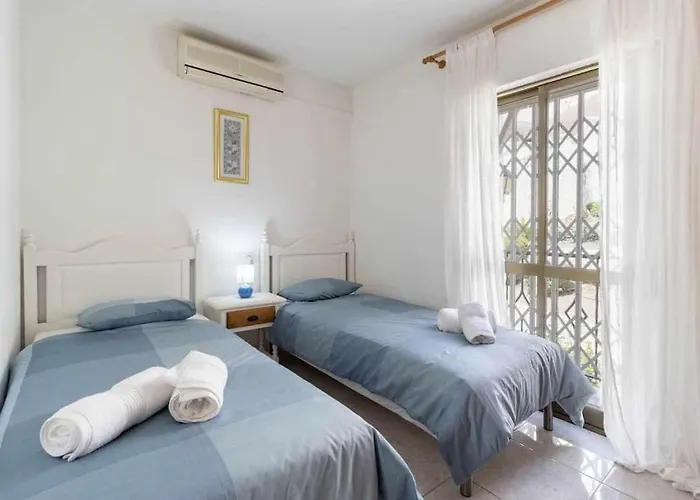 Tropicana Townhouse, 2 Bedroom * Nerja