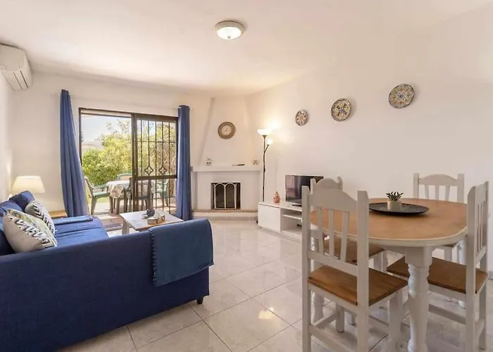 Tropicana Townhouse, 2 Bedroom Apartment Nerja